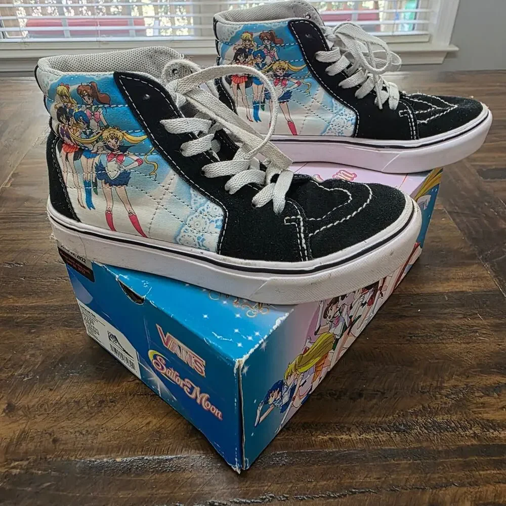 Vans x Sailor Moon Comfycush Sk8-Hi Pretty Guardians Kids Size 2.0